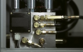 Пресс полуавтоматический для масла и теста Daub Bakery Machinery BV, Robopress