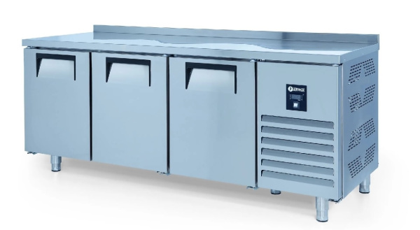 Стол холодильный YUKON CTS 515 CR, объем 515 л, 3 сплошные двери