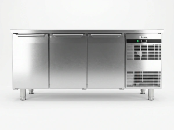 Стол морозильный YUKON QNL3100, объем 400 л, 3 сплошные двери