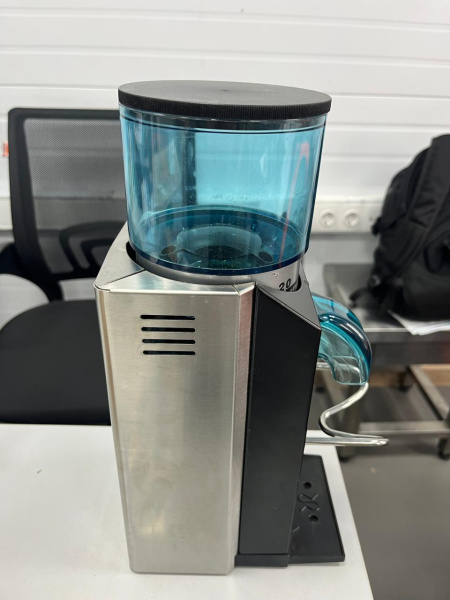 Кофемолка полуавтоматическая прямого помола без дозатора Rancilio Rocky SD, MFR020-00017, Б/У